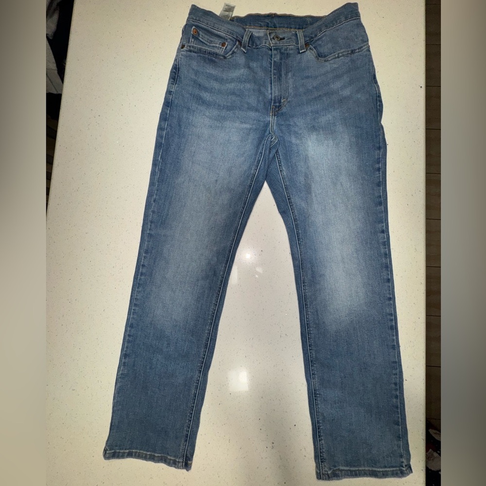 MEN’S LEVI’S BLUE JEANS ( GOOD CONDITION ) SIZE 32W x 30L
